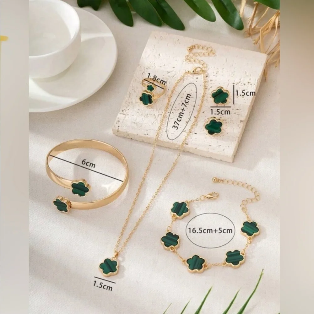 NWT 5pcs/Set Lucky Stunning four Leaf Clover Design Bracelet Necklace, Earrings